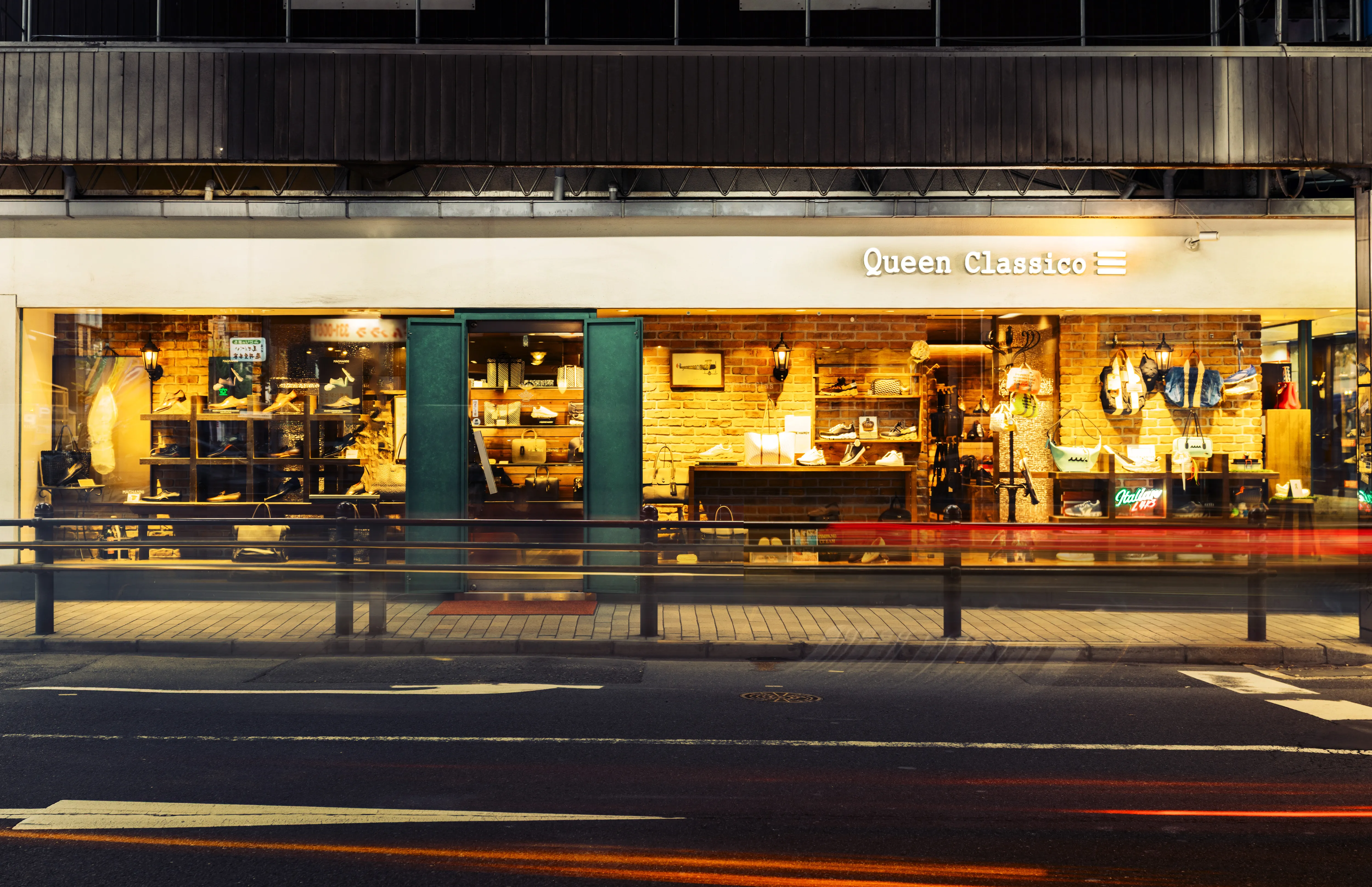 QueenClassico神戸本店外観